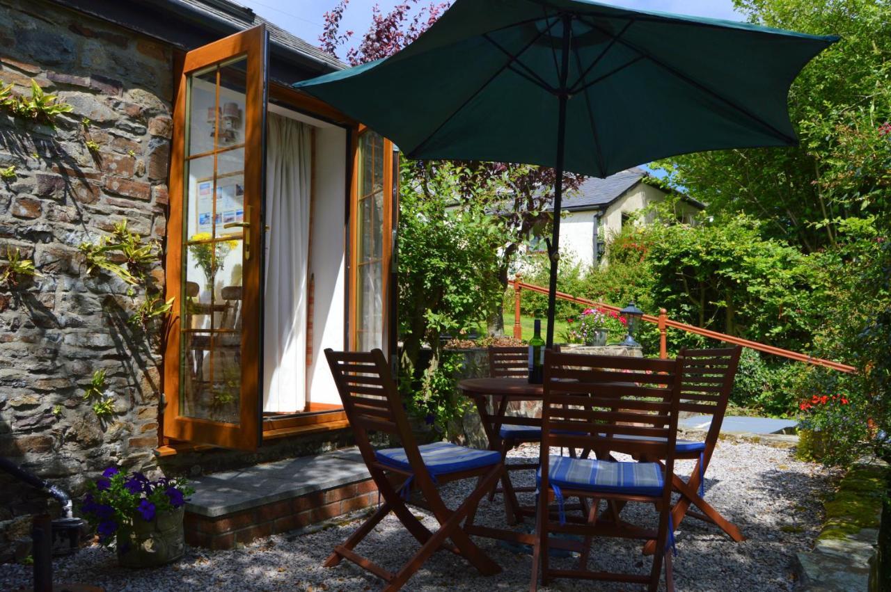 Shipload Cottage Hartland Exterior photo